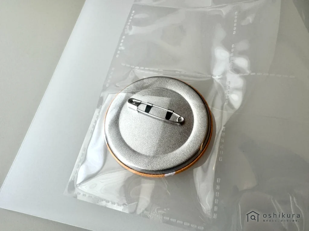 缶バッジ(57㎜)収納ホルダー裏面